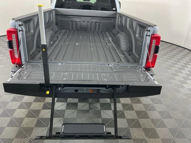 Certified 2025 Ford F350 Lariat w/ Black Appearance Package AWD/4WD image 8
