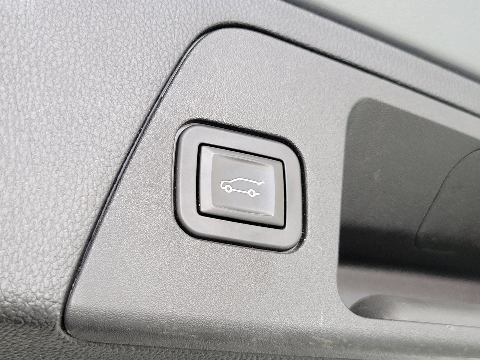 Used 2020 Buick Envision Essence AWD/4WD image 31