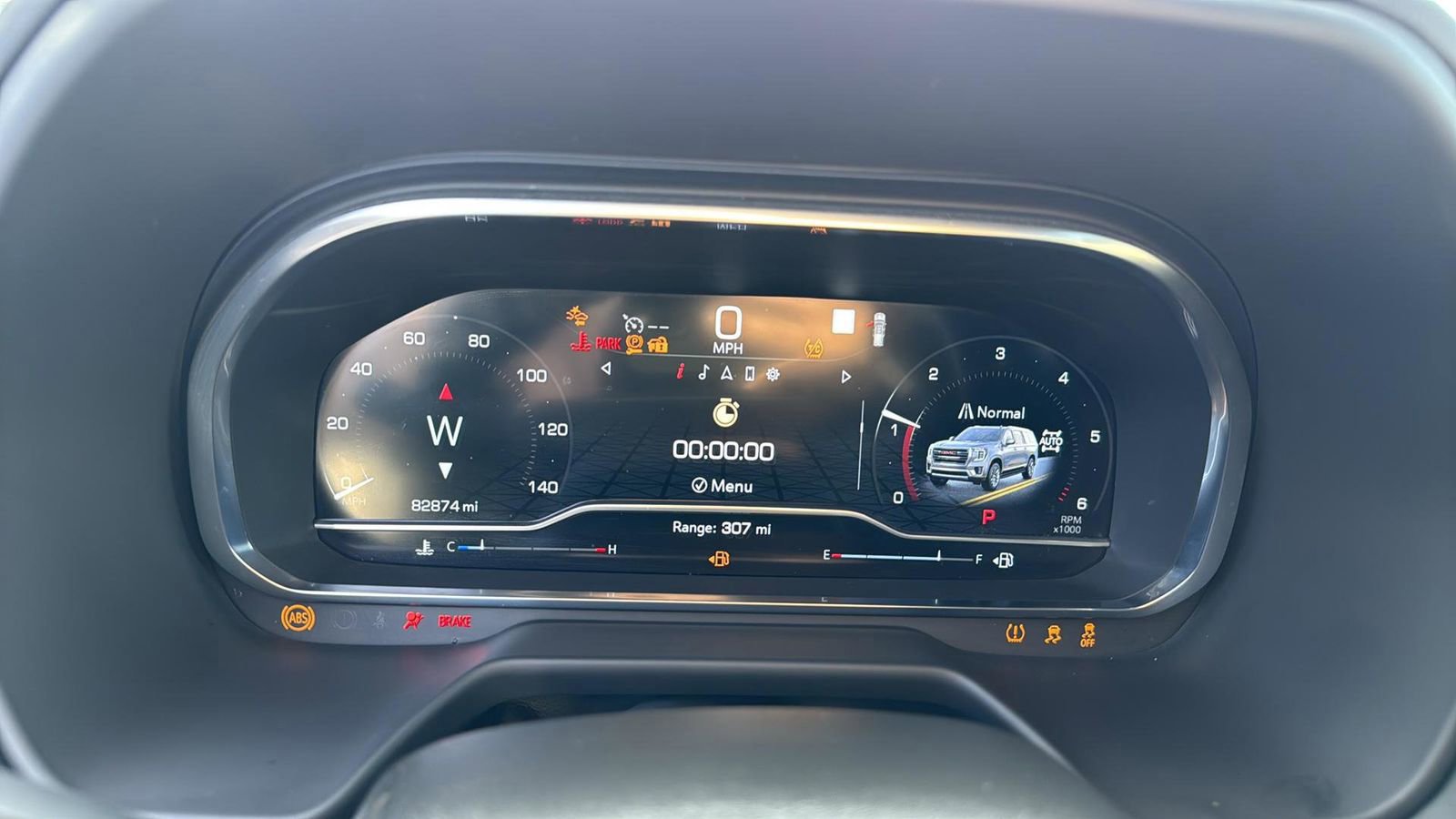 Used 2023 GMC Yukon XL SLT image 11