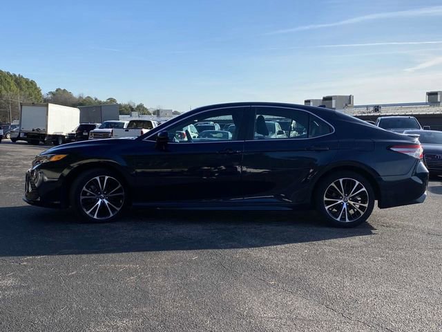 Used 2019 Toyota Camry SE image 2
