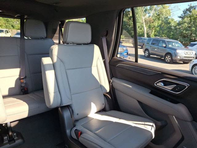Used 2022 GMC Yukon SLT w/ SLT Premium Package AWD/4WD image 14