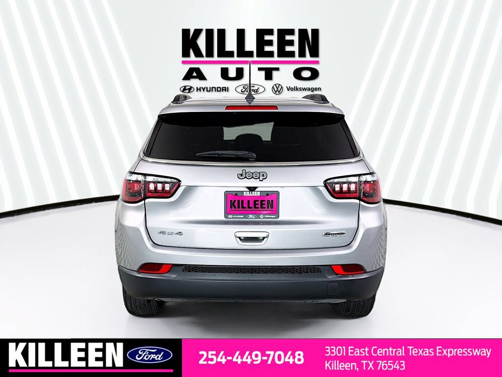 Used 2023 Jeep Compass Latitude AWD/4WD image 8