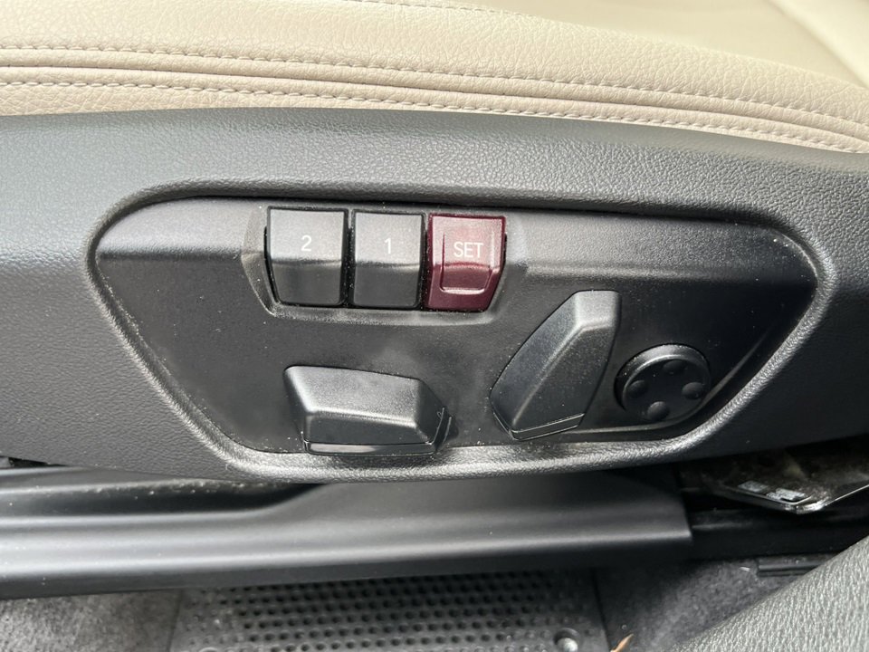 Used 2019 BMW X1 xDrive28i w/ Convenience Package image 11