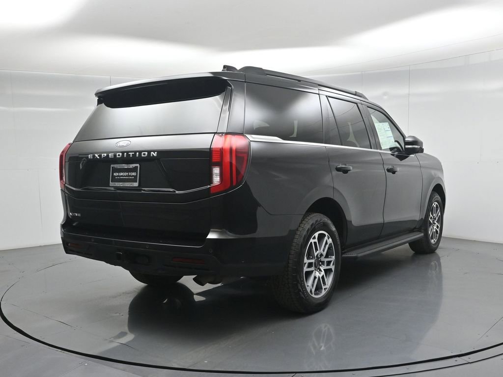 Certified 2025 Ford Expedition Active AWD/4WD image 29