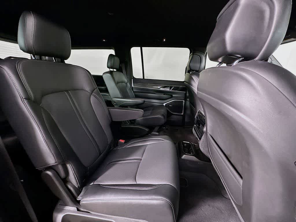 Used 2022 Jeep Wagoneer Series III w/ Flexible Seating Group AWD/4WD image 34