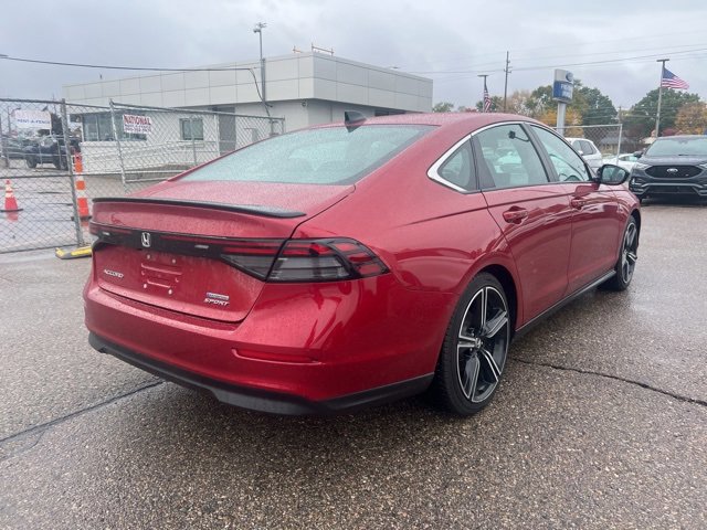 Used 2023 Honda Accord Sport image 2