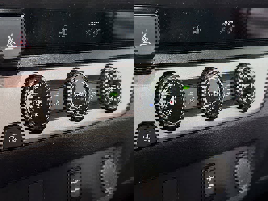 Used 2018 Toyota Tacoma SR5 RWD image 20