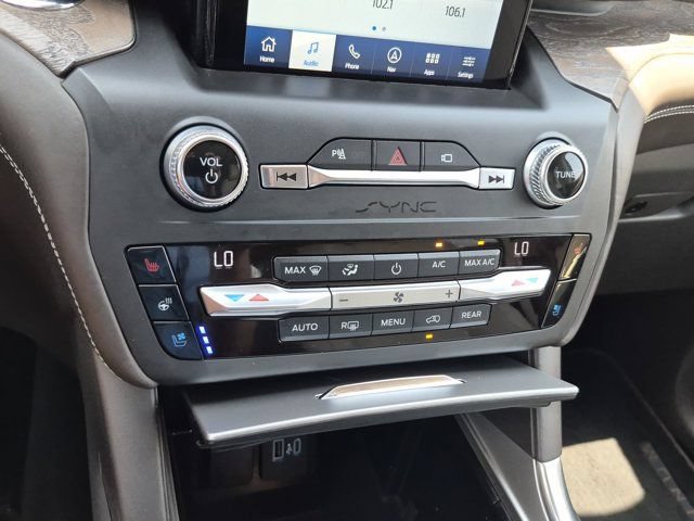 Certified 2020 Ford Explorer Platinum w/ Premium Technology Package AWD/4WD image 31