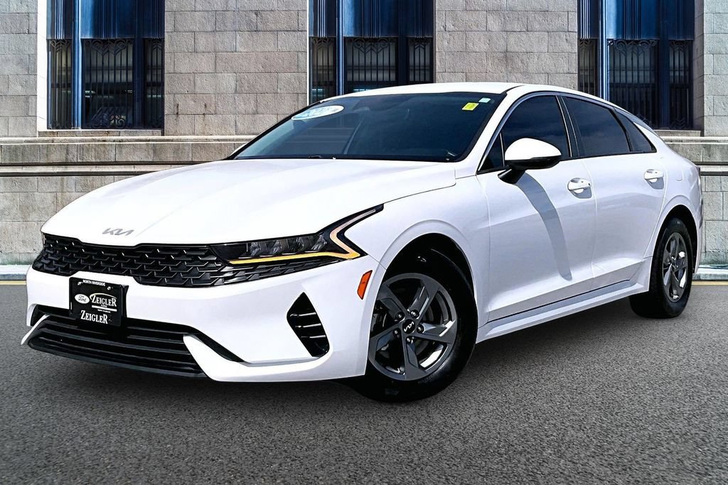 Used 2022 Kia K5 LXS FWD image 2