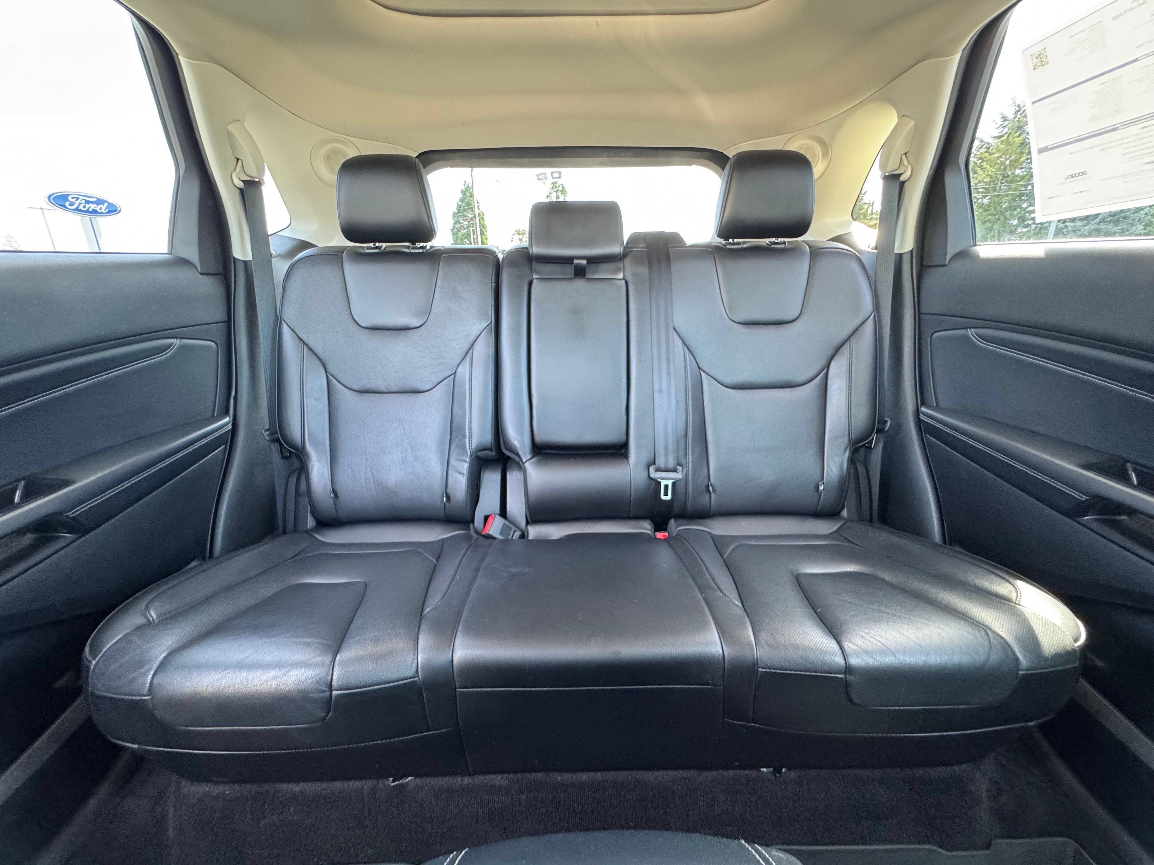 Certified 2019 Ford Edge Titanium w/ Equipment Group 301A AWD/4WD image 31