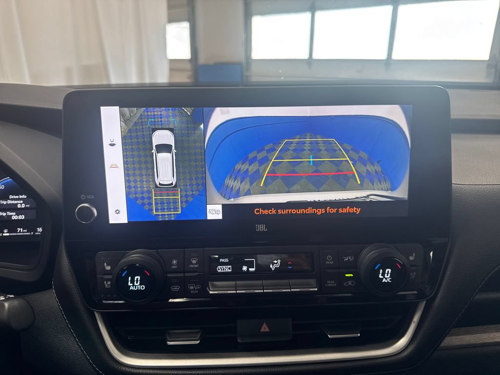 Used 2024 Toyota Grand Highlander AWD image 24
