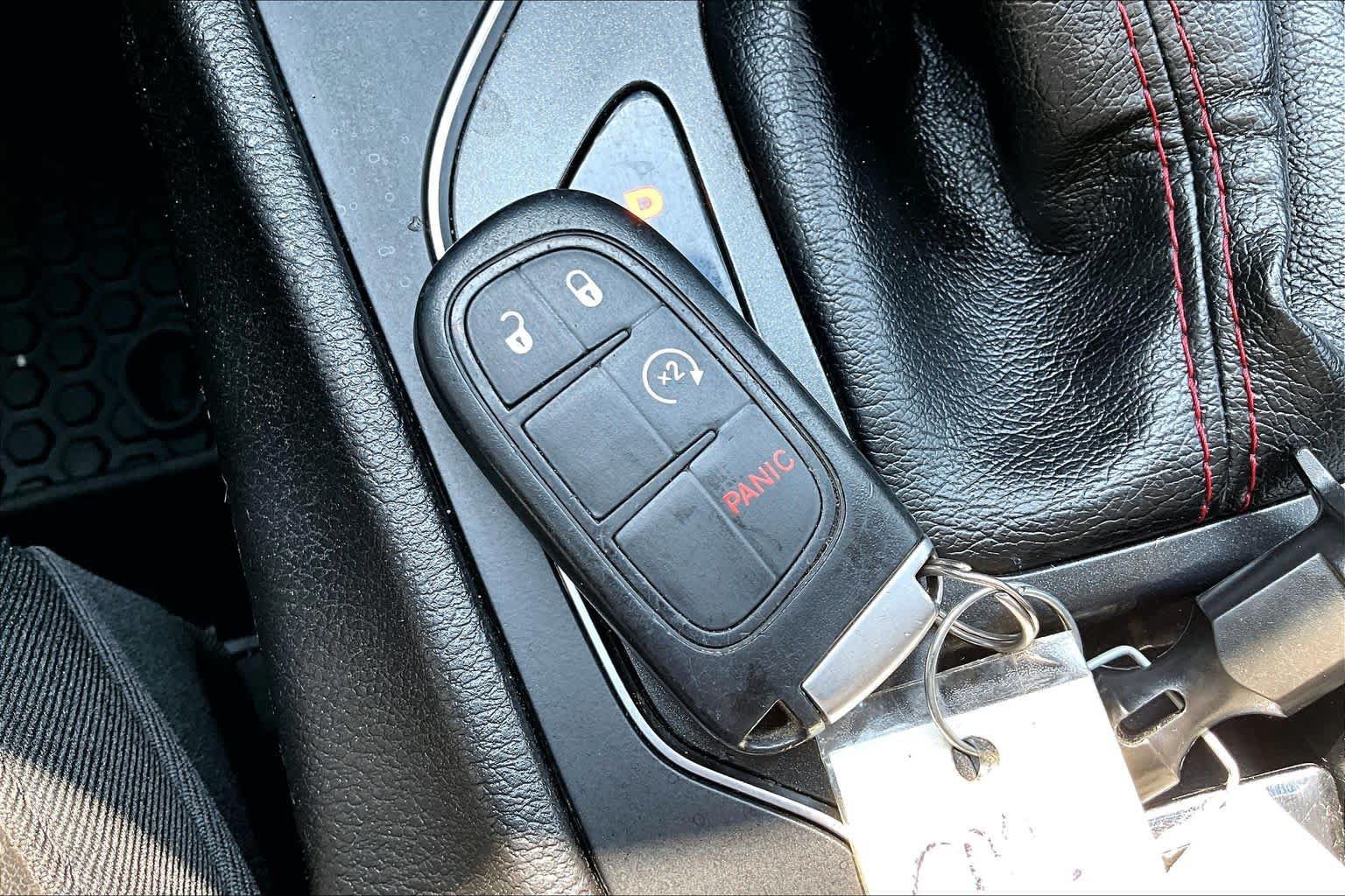 Used 2019 Jeep Cherokee Trailhawk w/ Cold Weather Group AWD/4WD image 18