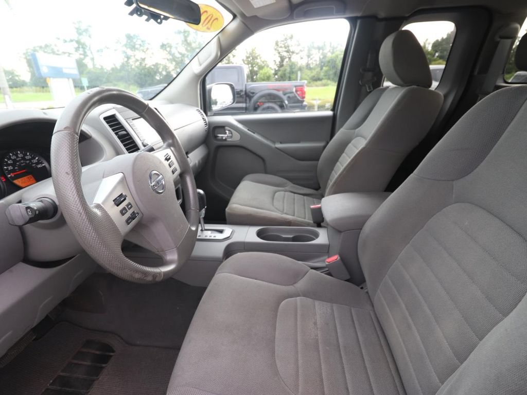 Used 2021 Nissan Frontier S RWD image 2