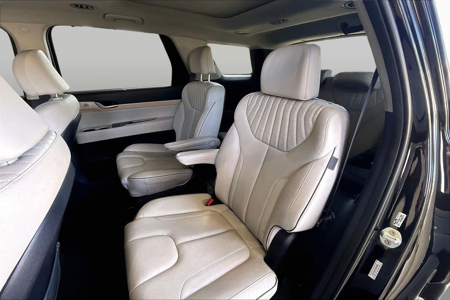 Used 2023 Hyundai Palisade Limited w/ Cargo Package FWD image 20