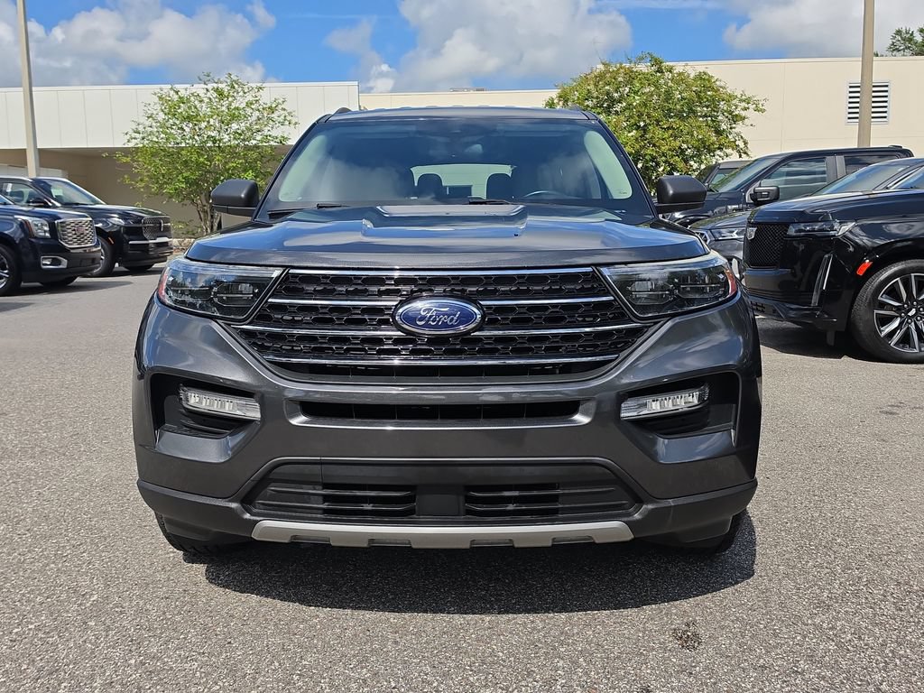 Certified 2020 Ford Explorer XLT w/ Equipment Group 202A RWD image 2