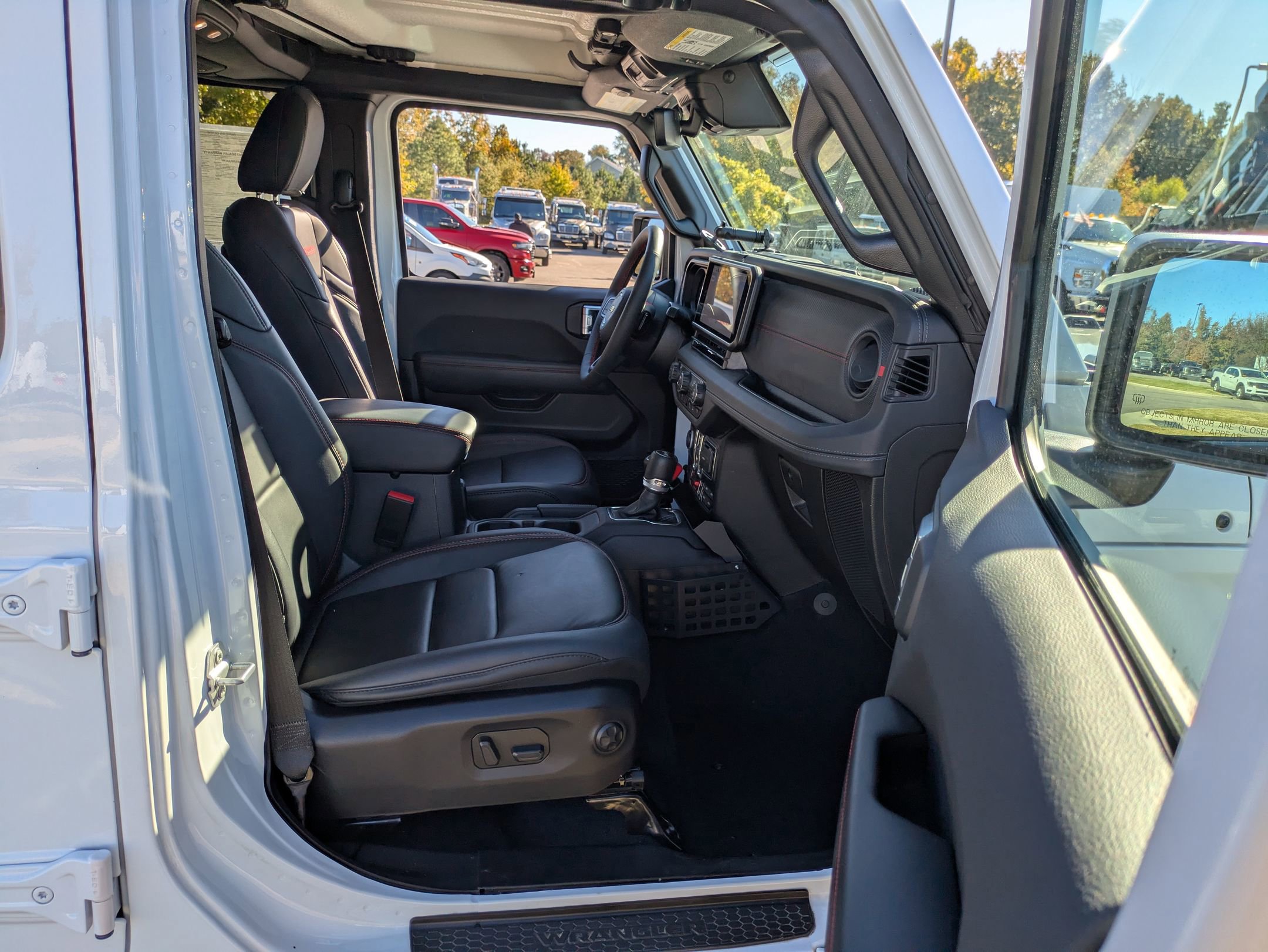 Used 2024 Jeep Wrangler Unlimited Rubicon w/ Capability Package image 39