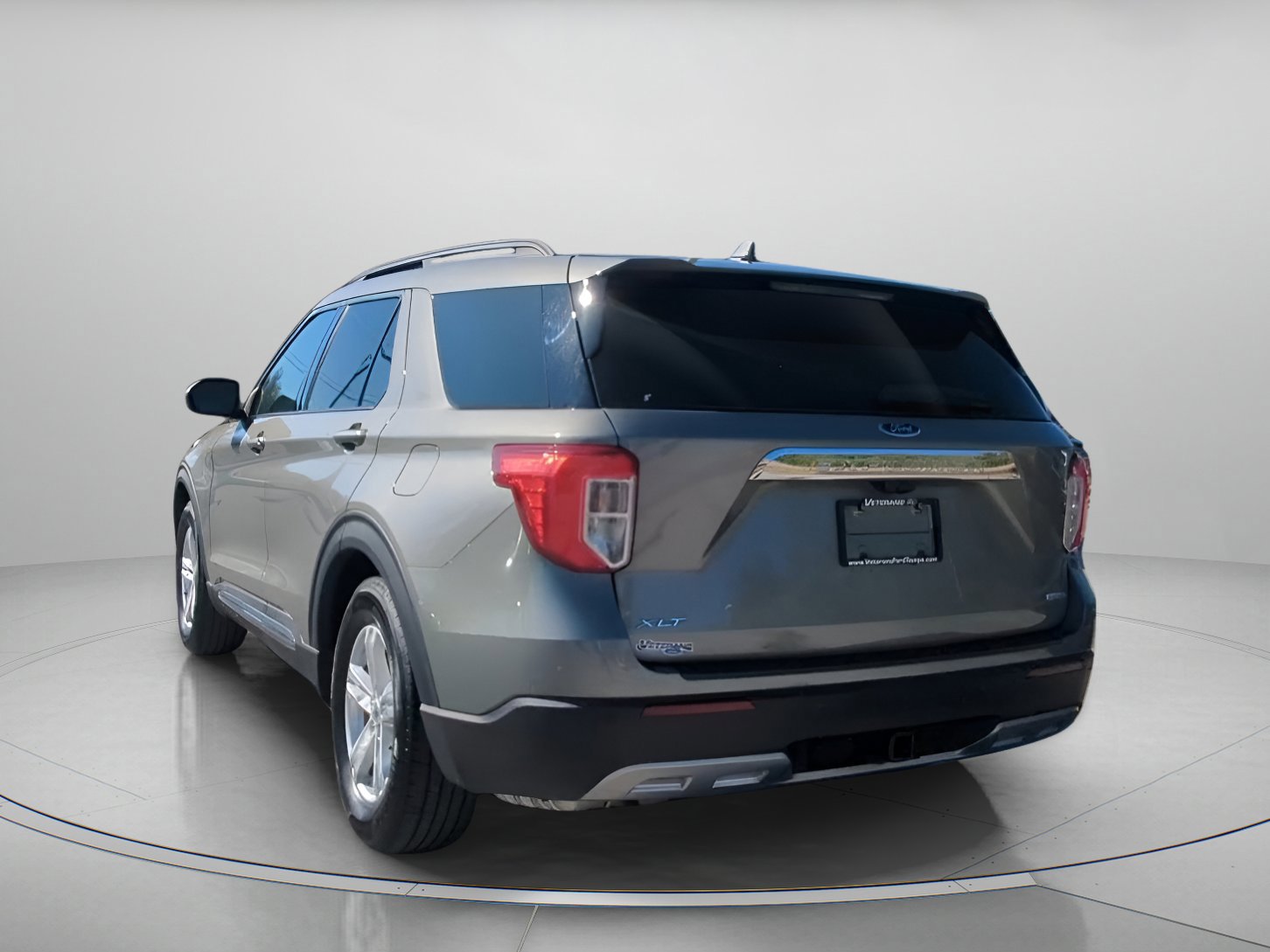 Certified 2020 Ford Explorer XLT w/ Equipment Group 202A image 17