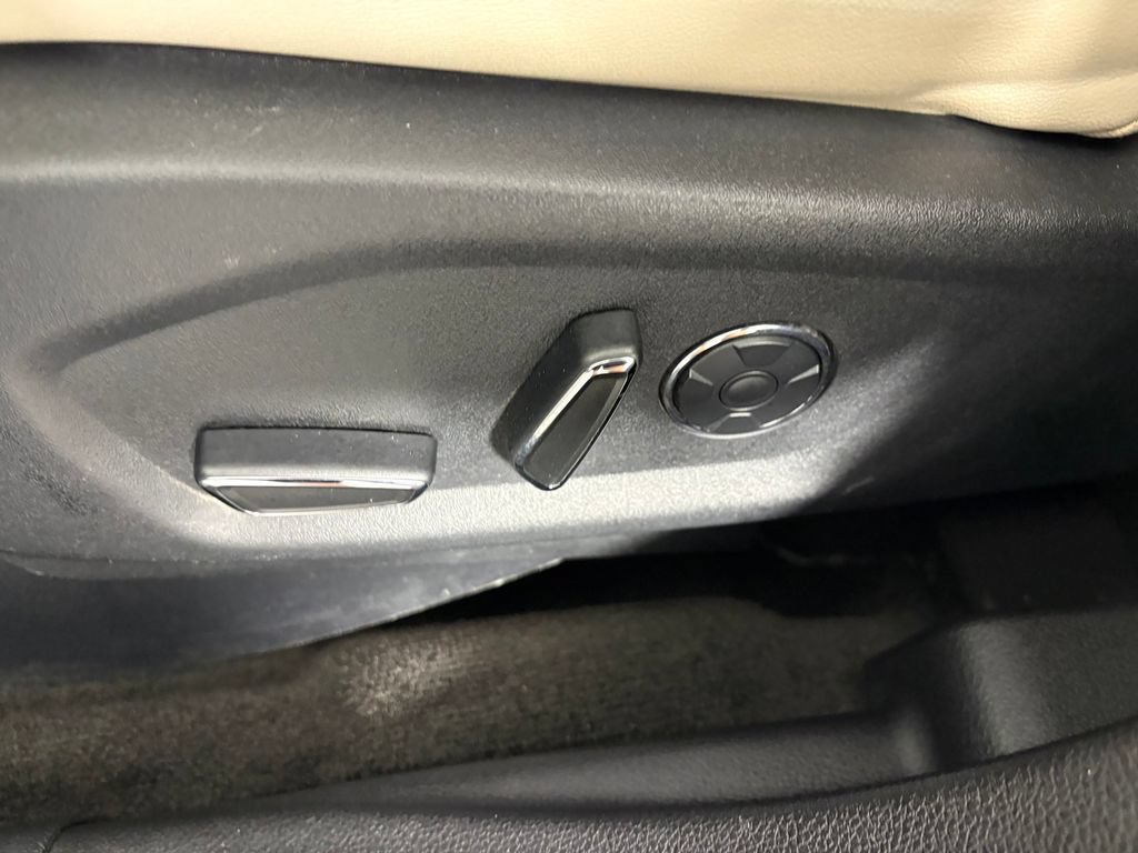 Certified 2018 Ford Explorer Platinum AWD/4WD image 15