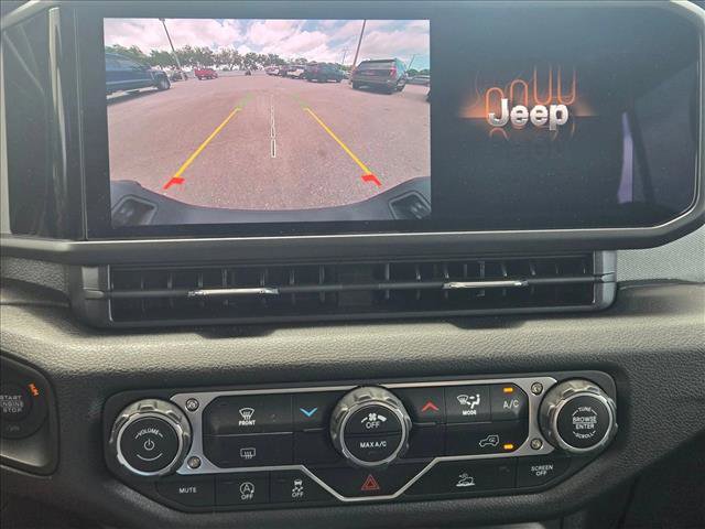 Used 2025 Jeep Gladiator Sport AWD/4WD image 15