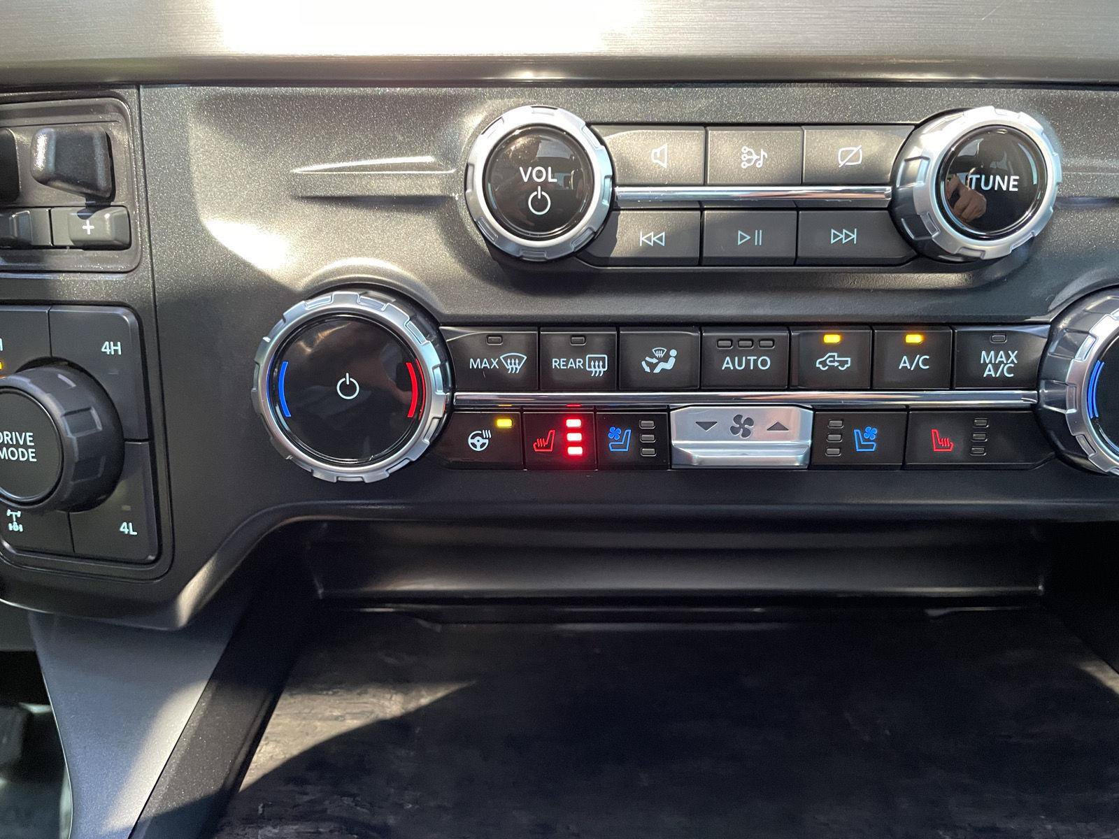 Certified 2024 Ford F250 Lariat w/ Lariat Ultimate Package AWD/4WD image 29