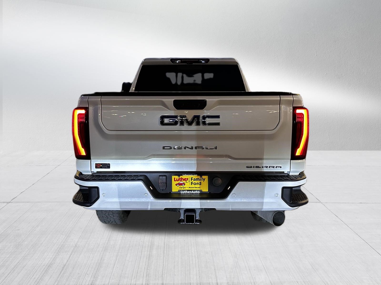 Used 2024 GMC Sierra 2500 Denali Ultimate AWD/4WD image 6