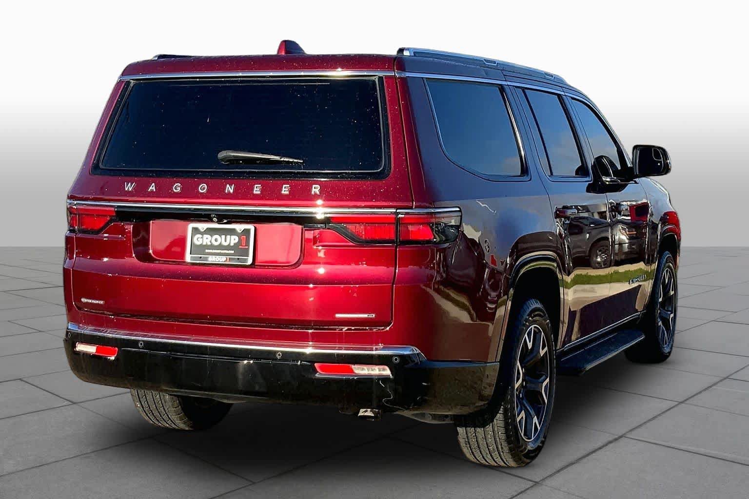 Used 2023 Jeep Wagoneer Series III w/ Convenience Group I AWD/4WD image 13