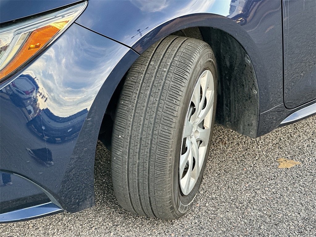 Used 2022 Toyota Corolla LE image 25