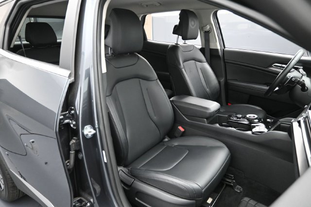 Used 2025 Kia Sportage EX AWD/4WD image 30