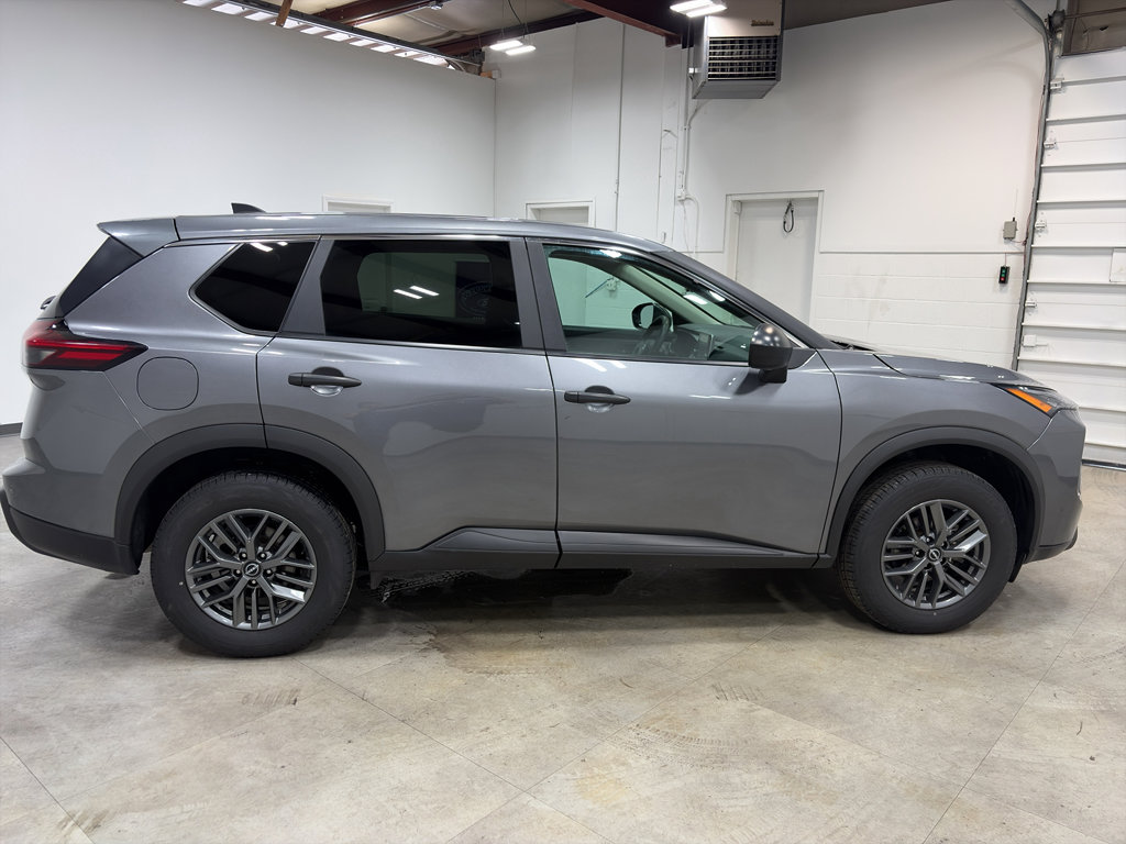 Used 2024 Nissan Rogue SV FWD image 7