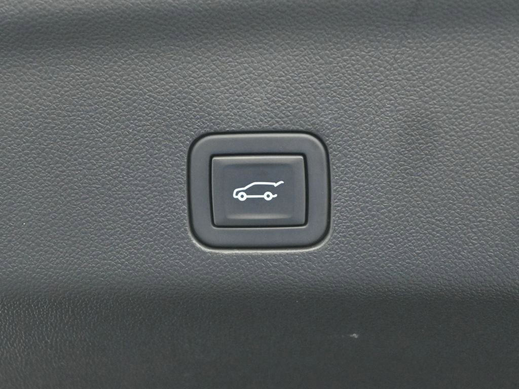 Used 2023 GMC Yukon Denali Ultimate image 33