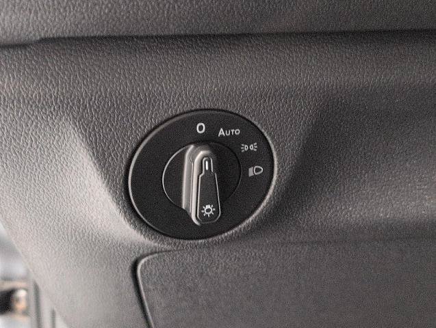 Used 2019 Volkswagen Jetta SE FWD image 11