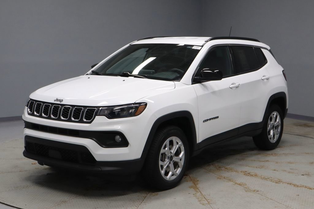 Used 2025 Jeep Compass Latitude image 6
