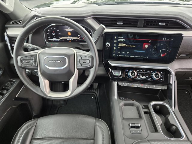 Used 2024 GMC Sierra 2500 Denali AWD/4WD image 11