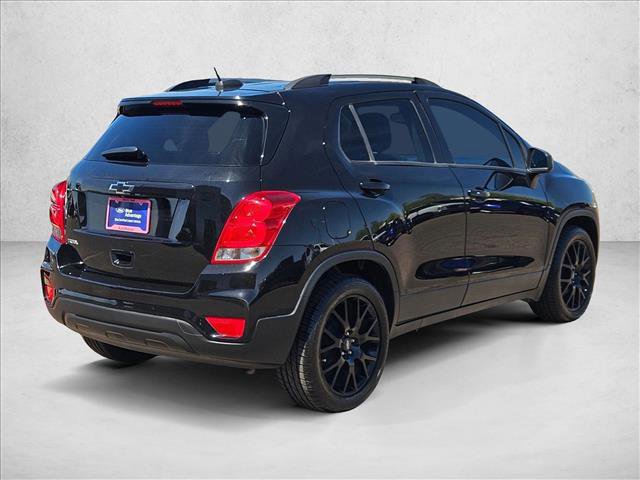 Used 2021 Chevrolet Trax LT w/ Midnight Edition FWD image 5