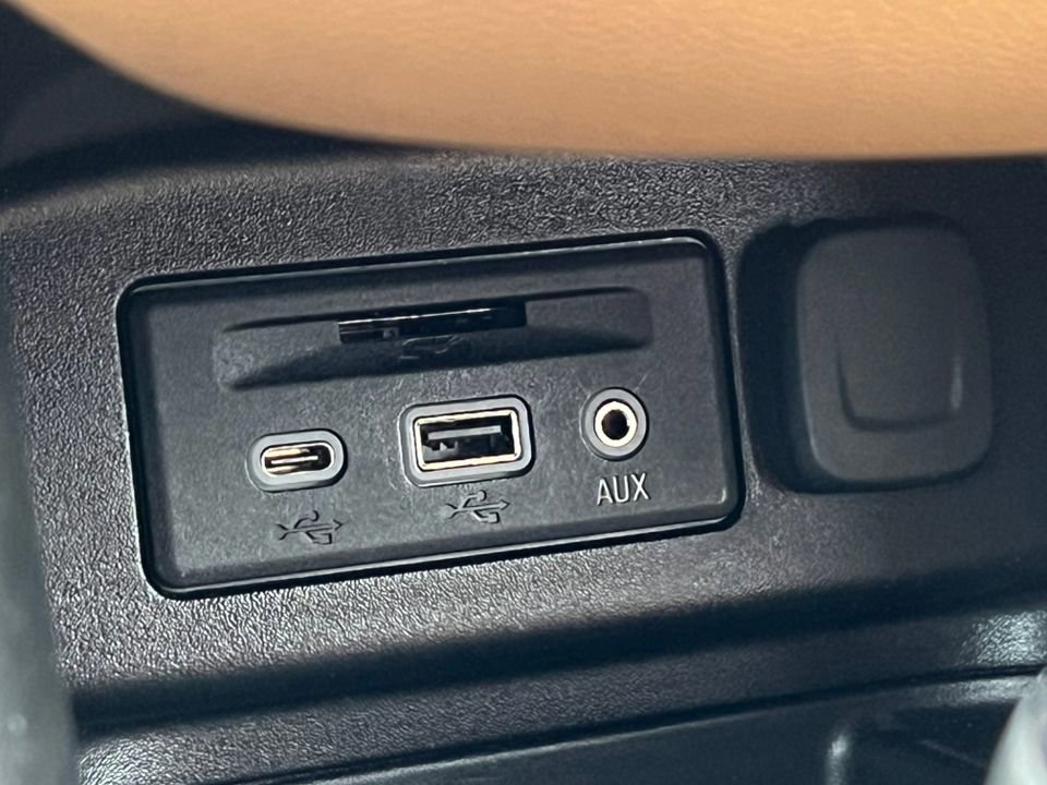 Used 2020 Chevrolet Equinox Premier image 30