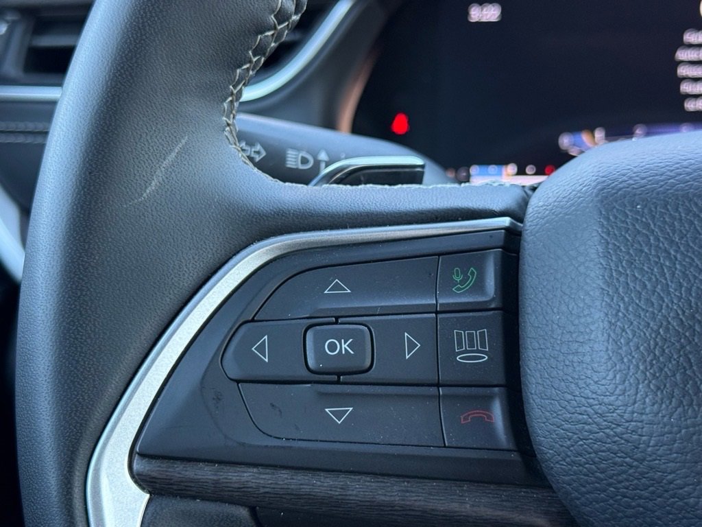 Used 2024 Jeep Grand Cherokee Limited image 23