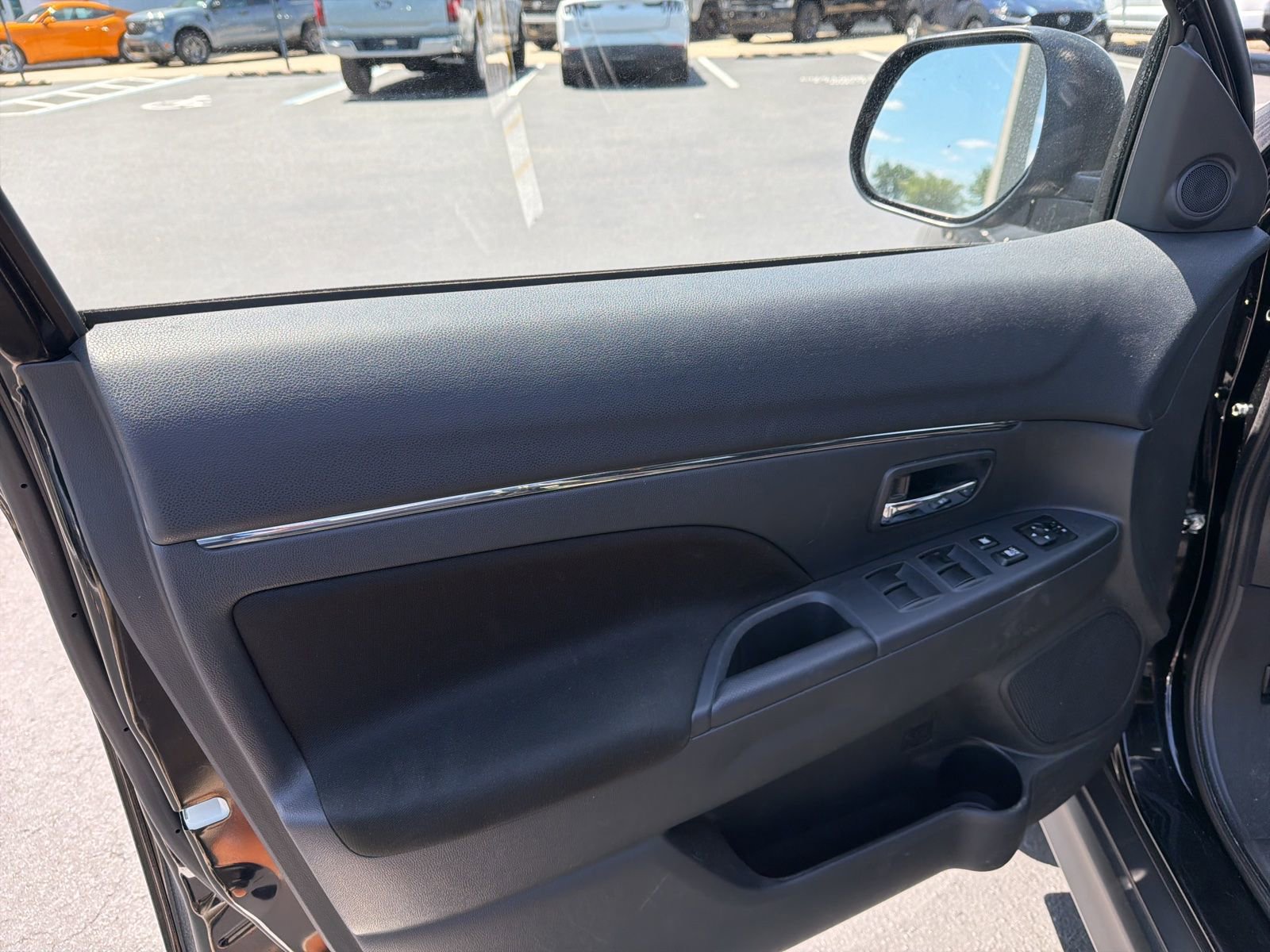 Used 2025 Mitsubishi Outlander Sport ES AWD/4WD image 15