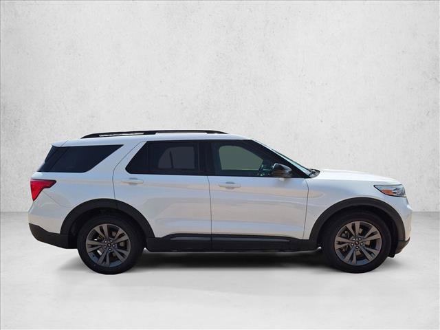 Certified 2022 Ford Explorer XLT w/ Equipment Group 202A RWD image 4