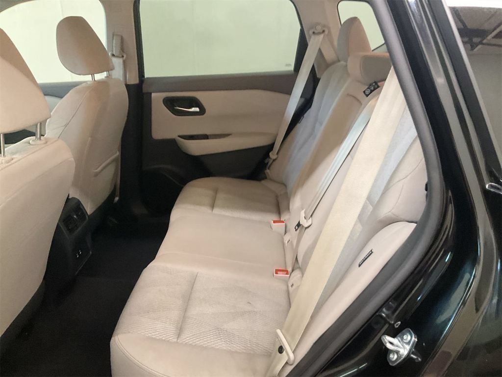 Used 2025 Nissan Rogue SV FWD image 4