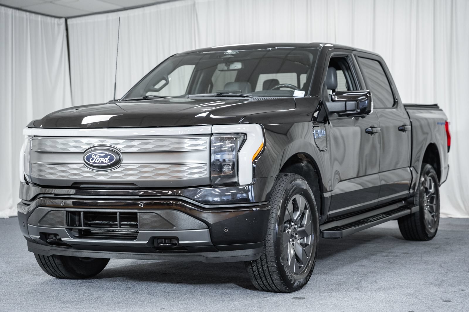 Certified 2024 Ford F150 Lightning Lariat AWD/4WD image 3