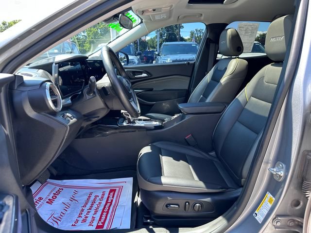 Used 2025 Chevrolet Trax ACTIV w/ Sunroof Package FWD image 10