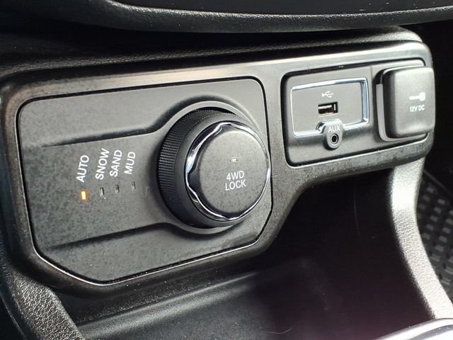 Used 2023 Jeep Renegade Latitude AWD/4WD image 26
