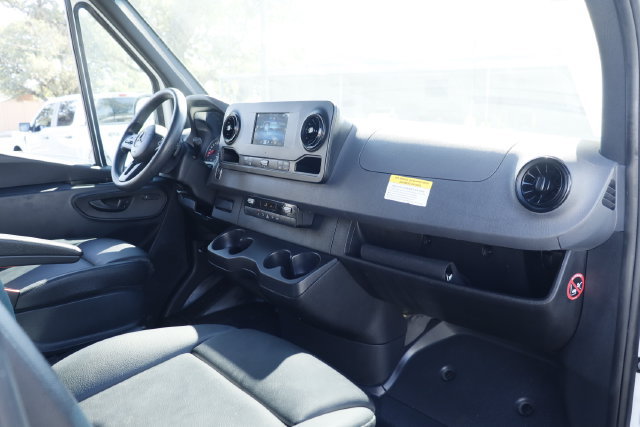 Used 2024 Mercedes-Benz Sprinter 2500 image 26