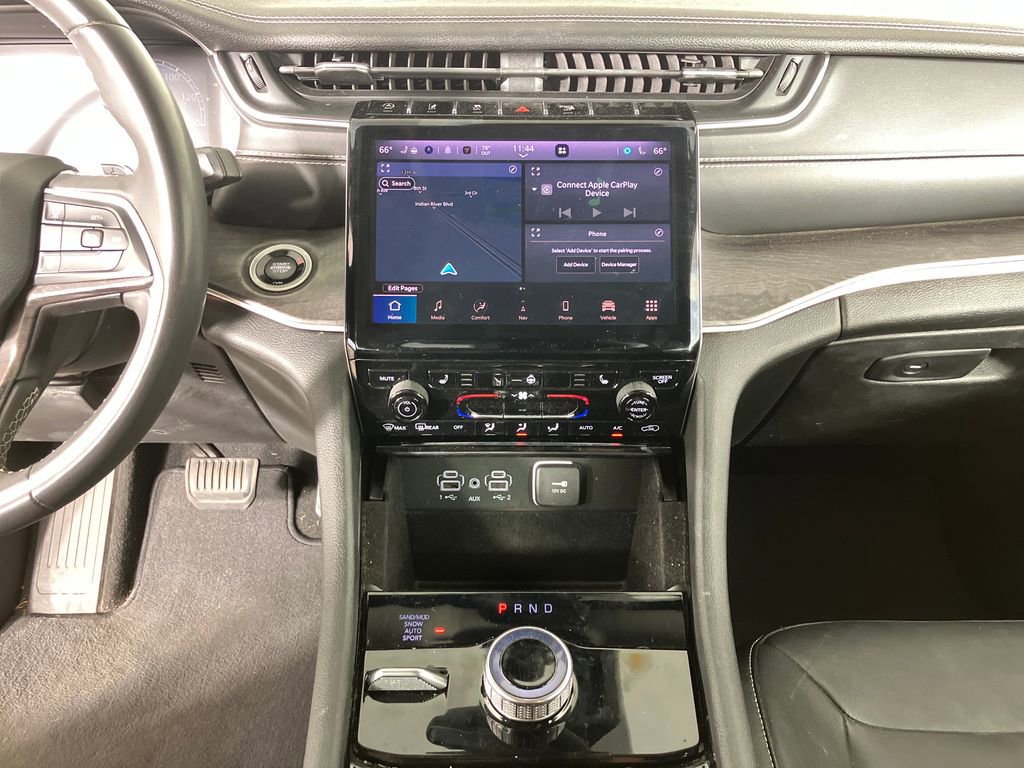 Used 2023 Jeep Grand Cherokee L Limited w/ Black Appearance Package image 29