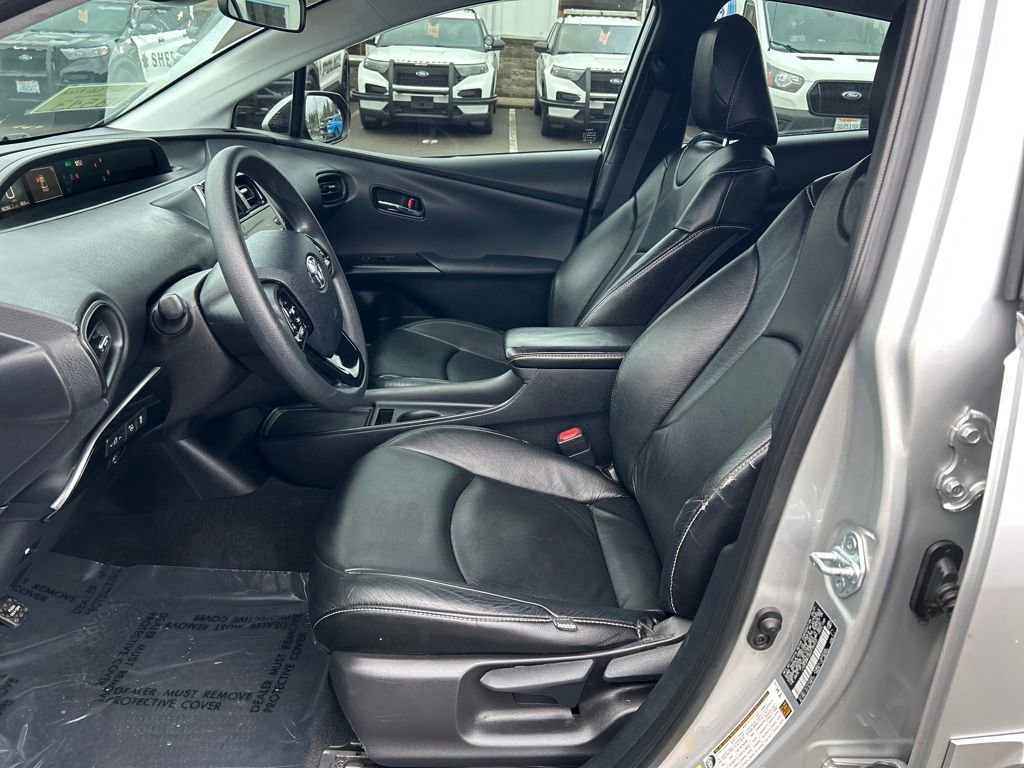 Used 2022 Toyota Prius LE image 23