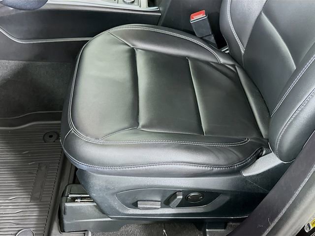 Certified 2022 Ford Explorer XLT w/ Equipment Group 202A image 26