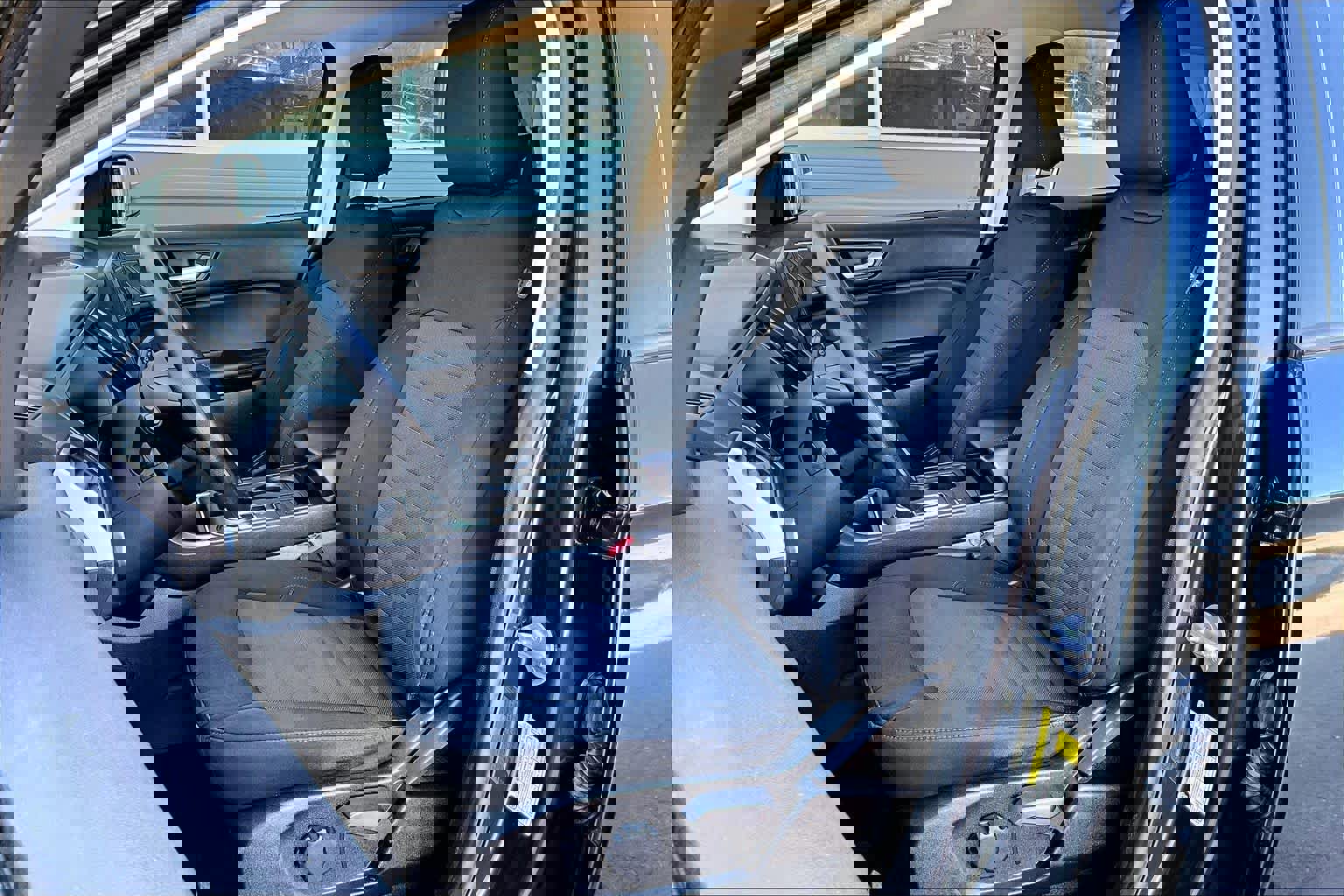 Certified 2023 Ford Edge SE image 11