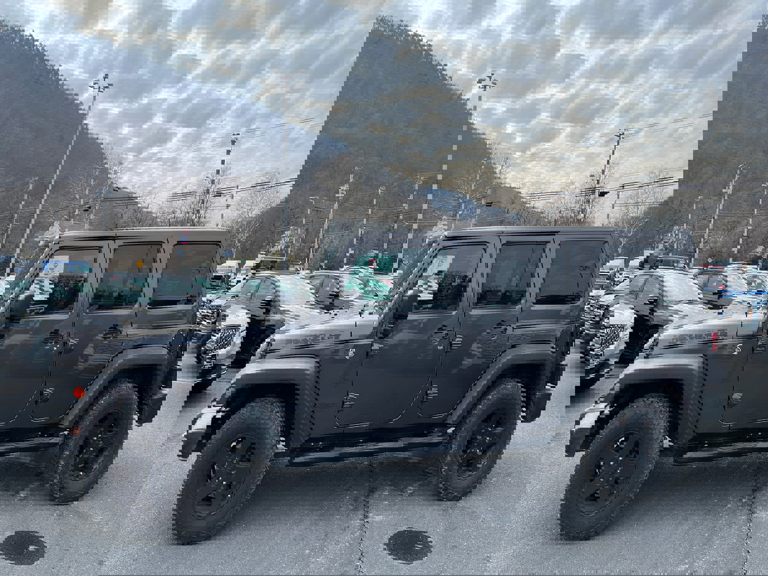 Used 2017 Jeep Wrangler Unlimited Sport image 3