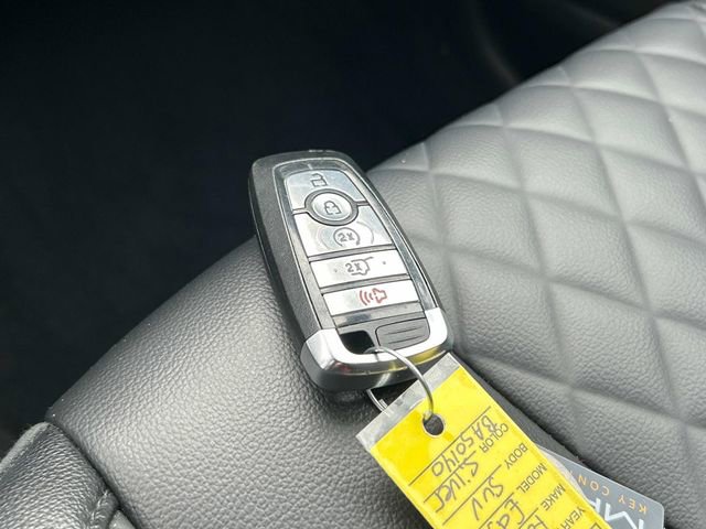 Certified 2024 Ford Edge Titanium image 29