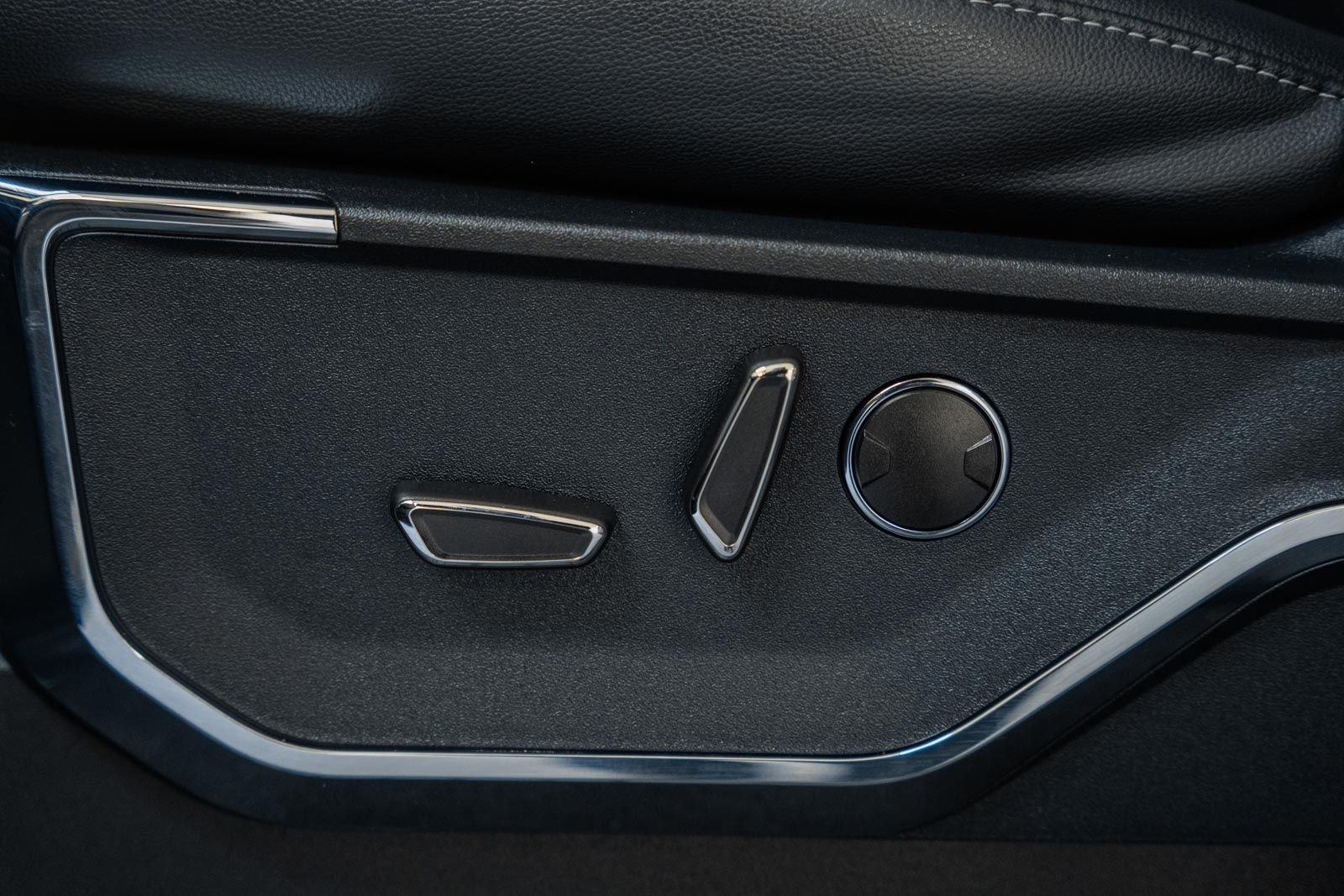 Certified 2023 Ford F150 Lariat w/ Equipment Group 502A High image 44